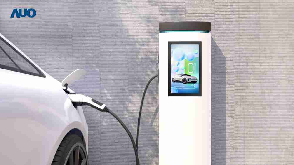 友達〝EVSE車用充電樁解決方案〞專為電動汽車充電樁設計，，具有高亮度、、、克服戶外艱難環境的耐溫、、耐紫外線等特性，，，，並搭載散熱性及擴充性強的高效能工業電腦，，，可實現人機互動訴求，，如資訊顯示、、支付等應用